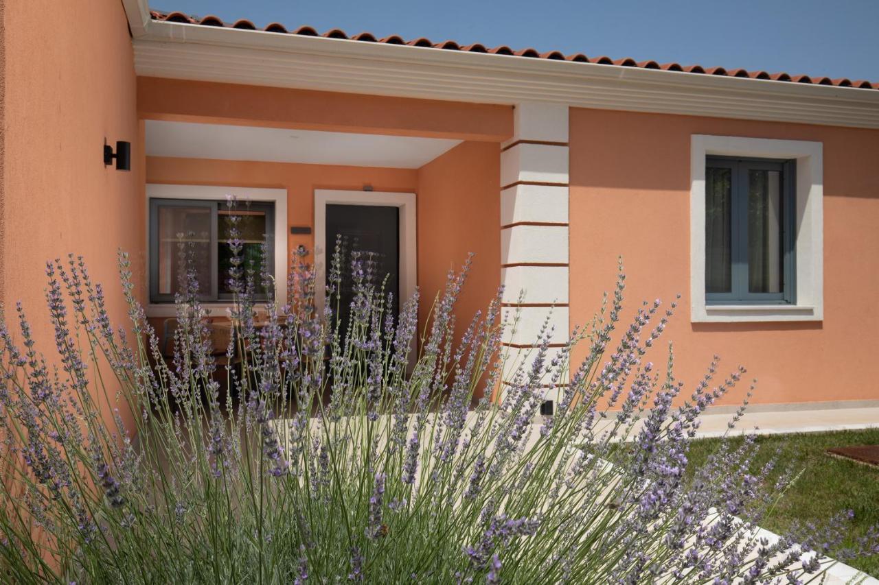Perithia Suites Екстер'єр фото