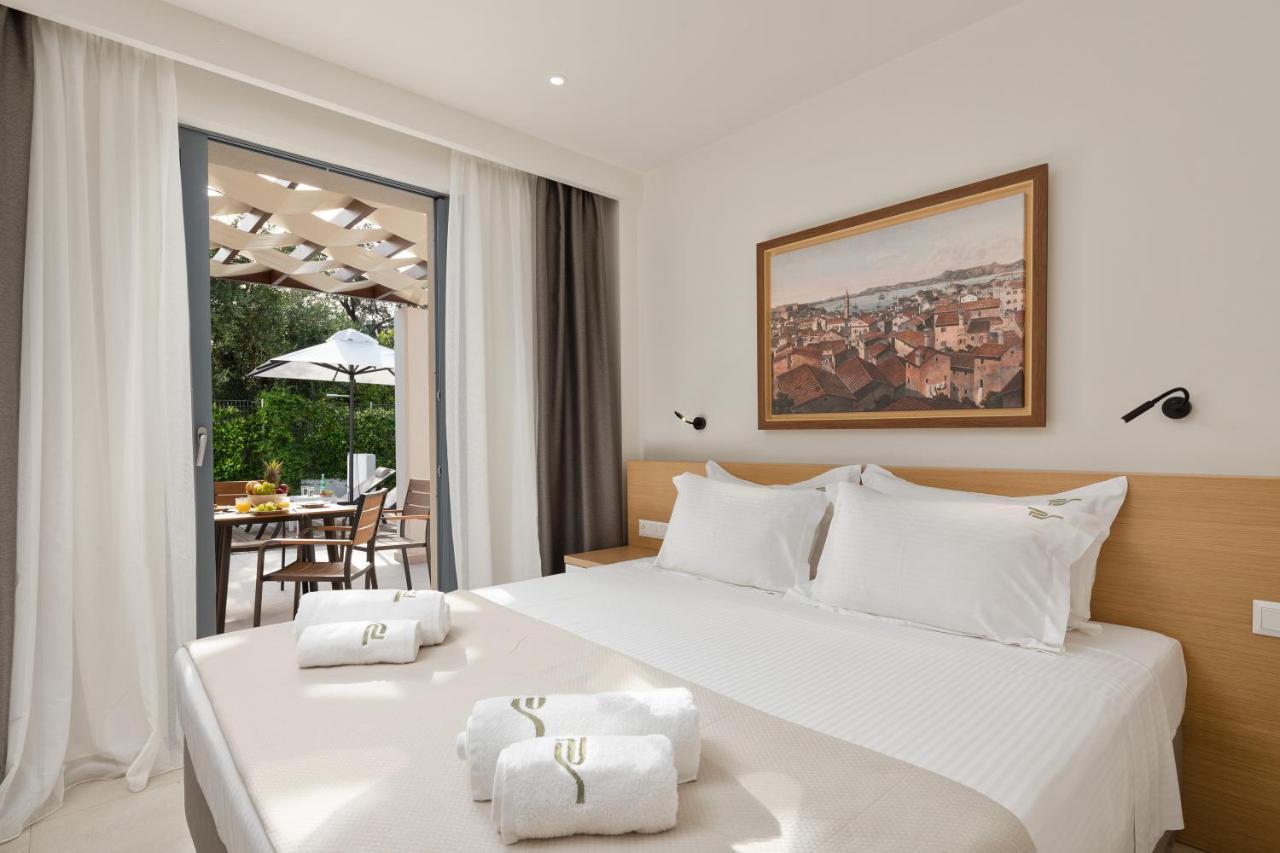 Perithia Suites Екстер'єр фото