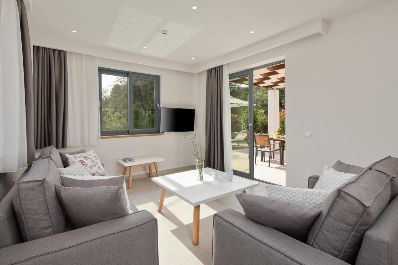 Perithia Suites Екстер'єр фото