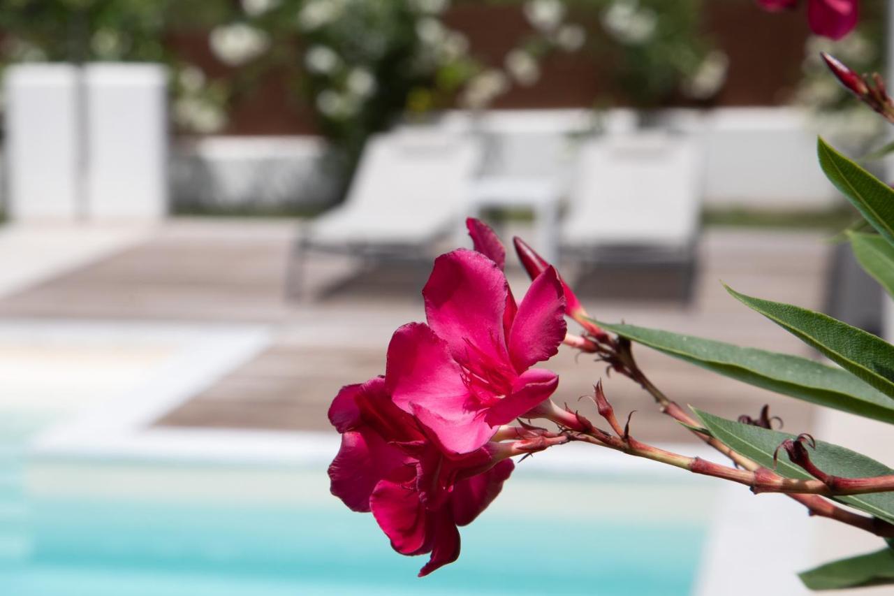 Perithia Suites Екстер'єр фото